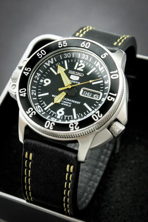 Skórzany pasek do zegarka SEIKO SKZ211J1
