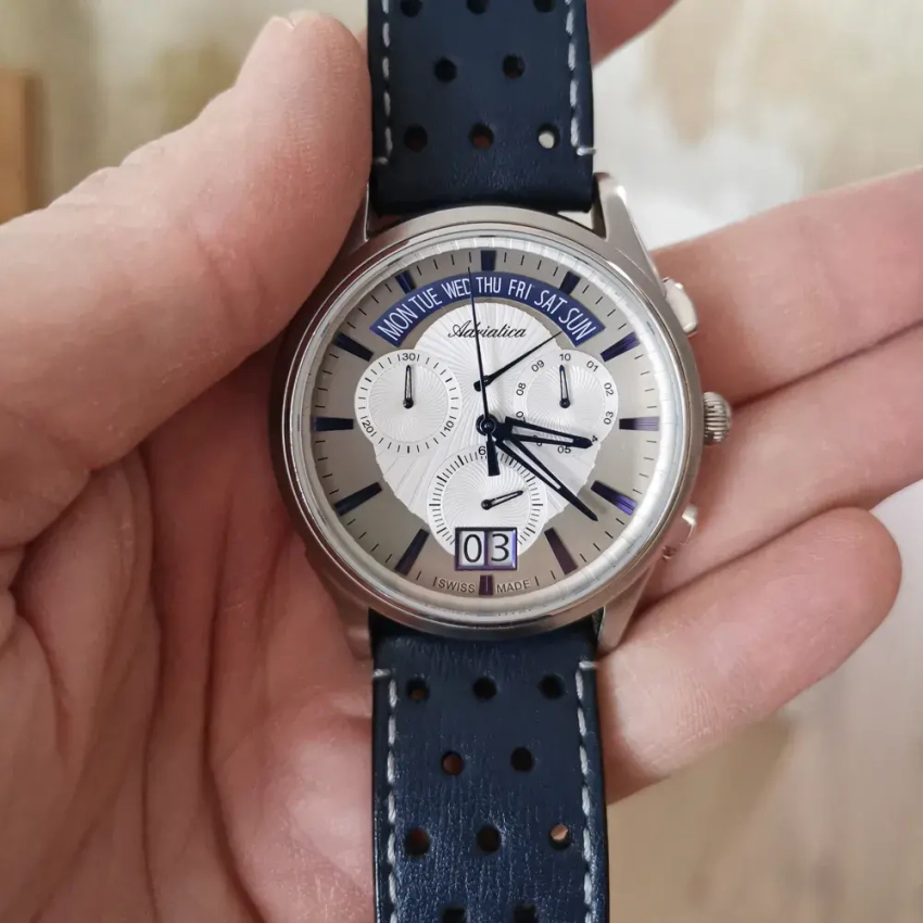 Perforowany granatowy skórzany pasek do zegarka Adriatica Chronograph A1193.52B3CH - mod.70 przykład (03)