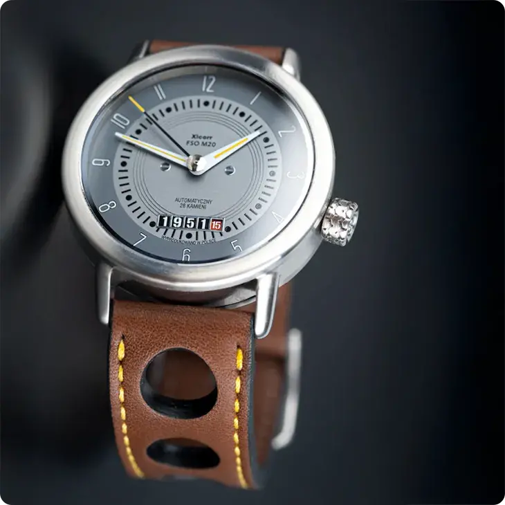 Xicorr M20 mit einem Leder-Uhrenarmband von PATTINI